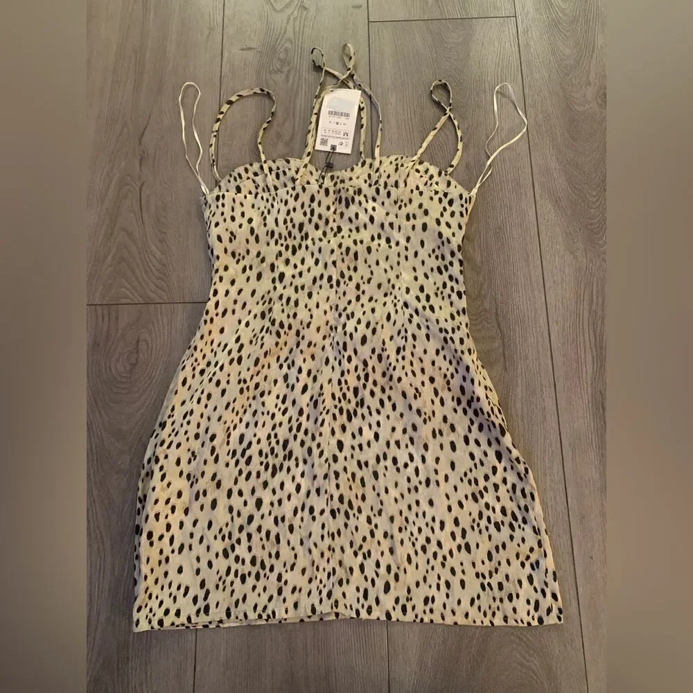 Zara beautiful dress perfect for a holiday party, size M - Picture 5 of 11